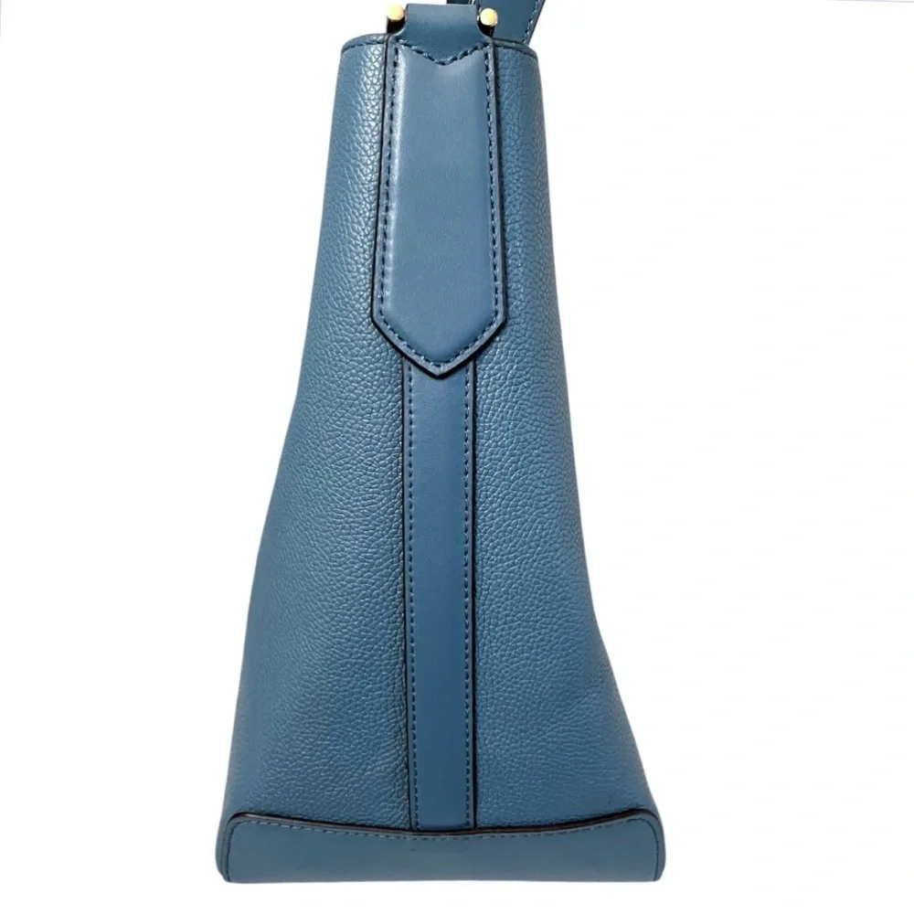 Michael Kors Hayes Bucket Bag